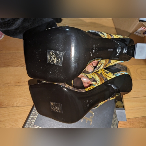 NEW FENDACE FENDI X VERSACE BAROQUE MEDUSA SILK MULE SANDAL - Picture 9 of 13